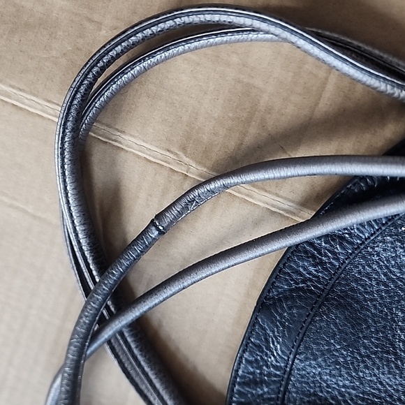 B. Makowsky black leather purse leopard lining - Picture 3 of 12